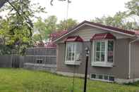 Others Bungalow With Cozy 4 Bedrooms on a Large Property Lot Late Check-out