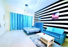 Others 2 Stunning Studio Apartment With Balcony And Pool