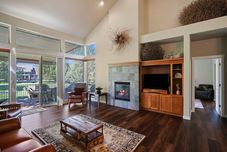 Khác Enchantment At Eagle Crest 2 Bedroom Townhouse by RedAwning