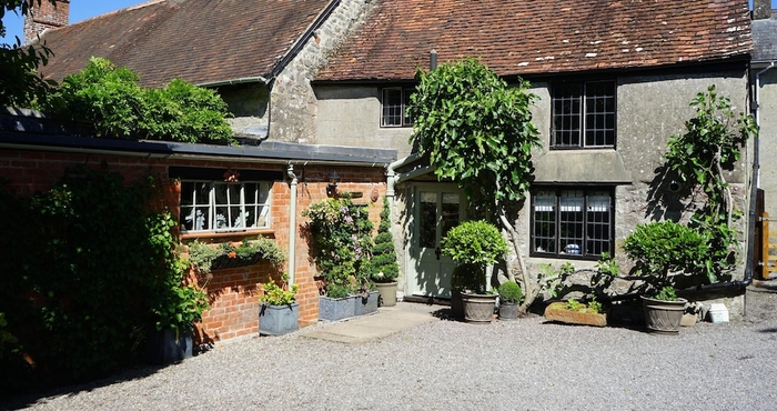 Others Stunning Historic 2-bed House in Shaftesbury