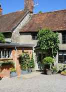 Primary image Stunning Historic 2-bed House in Shaftesbury