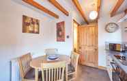 Others 3 Host Stay Oldcorn Cottage