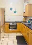 Primary image Immaculate 6-bed House in Coventry