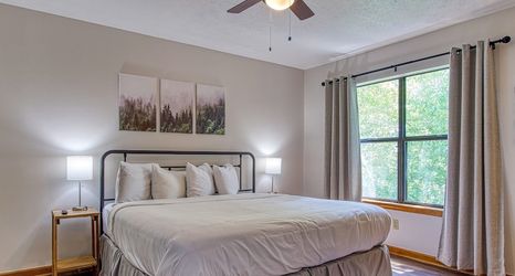 อื่นๆ 2 Pinecrest Townhomes-1K-2Q Unit-Renovated