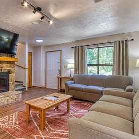 Primary image1Pinecrest Townhomes-1K2Q- Renovated，Pigeon Forge飯店