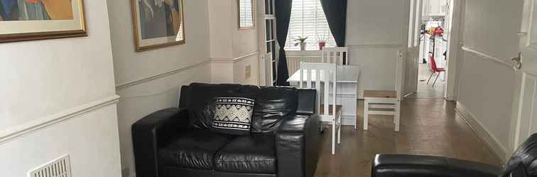 Lainnya Impeccable 2-bed House in Leytonstone East London