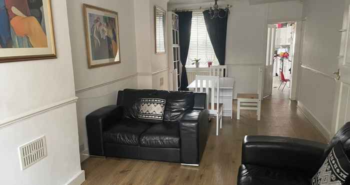 Lainnya Impeccable 2-bed House in Leytonstone East London