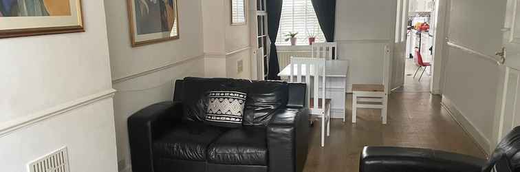 Lainnya Impeccable 2-bed House in Leytonstone East London