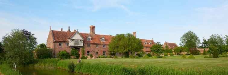 Lain-lain Luxury Tudor Hall Gardens Located on Breath-taking Norfolk Estate