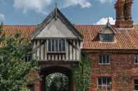 Lain-lain Lavish Tudor Estate Gardens - Sleeps 25