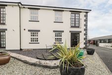 Others Whistle Stop Apartment