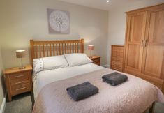 Others 2 Whistle Stop Apartment