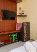 ห้องพัก Warm And Cozy Studio No Kitchen At Kebagusan City Apartment