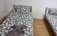 Others 7 Double Bedroom in House Share for Rent