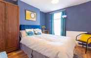 Others 4 Authentic London - Four Bedroom Victorian House