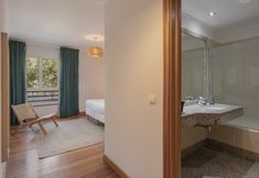 Others 6 Family Holidays With Pool, Monumental Place