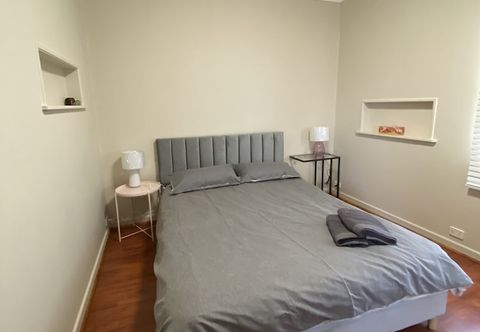Others Mitcham train station  2 bedrooms unit