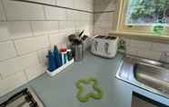 Others 5 Mitcham train station  2 bedrooms unit