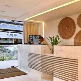 Lobby1Carpediem 的布宜諾斯艾利斯公寓飯店,手工艺品市场飯店