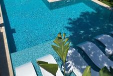 Lainnya Chloe Alacati