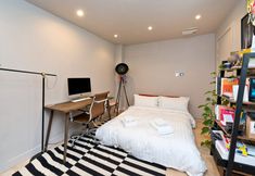 Others 7 Contemporary Flat With Private Patio in Primrose Hill by UnderTheDoormat