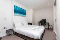 Others Modern 1 Bedroom Apartment With Balcony in Surrey Quays