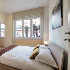 Room 1 JOIVY Family Flat In Como Perfect Centre, Province of Como Hotels