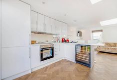 Lainnya 6 3 Bedroom Penthouse With London Skyline View