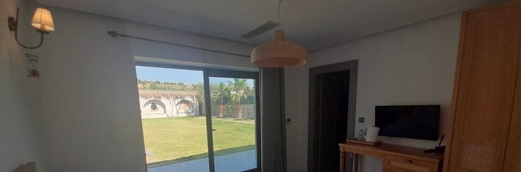 Lain-lain Mes Mudita