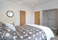 Lain-lain 3 Robin's Nest