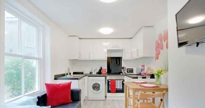 Others Beside the Seaside Apartment - Sleeps 2 to 4 Guests - Fast Wifi