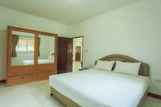 Khác Lovely House With Access to Large Swimming Pool and Near Chalong Pier