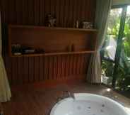 Lainnya 3 Luxury Amazing Jacuzzi Suite