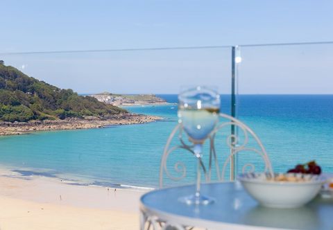 Lainnya Surf and Sand