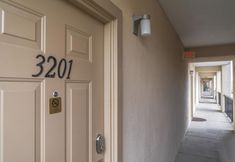 Others 3 MVC - Unit 3201 - Mountain View Zodiac