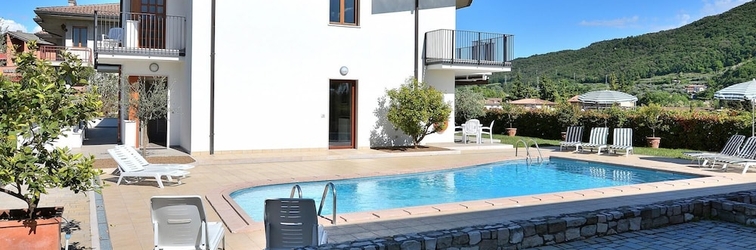 Others C Le Terrazze - 10 Sleeps With Shared Pool in Garda