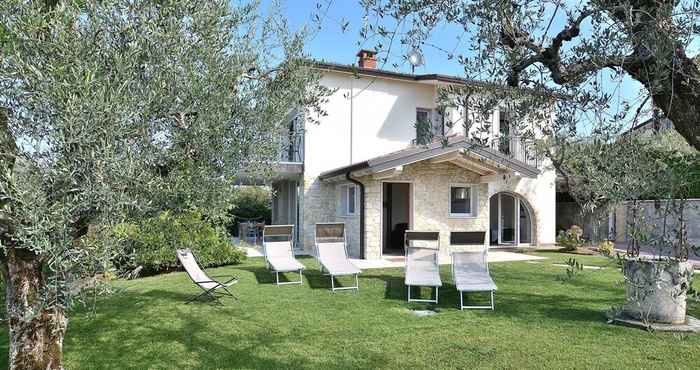 Lainnya Villa Lisi - Sleeps 8 Private Garden in Residence With Pool in Bardolino