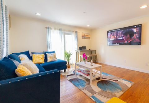 其他 Yachtsman's Cove with 3-Levels