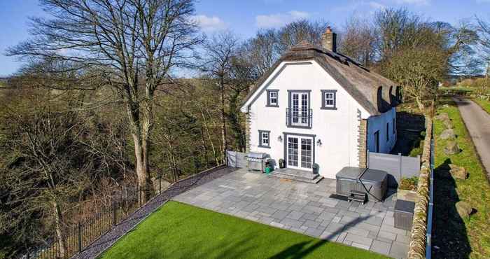 Others Thatched Cottage Thatched Cottage - Countryside Luxury w hot tub