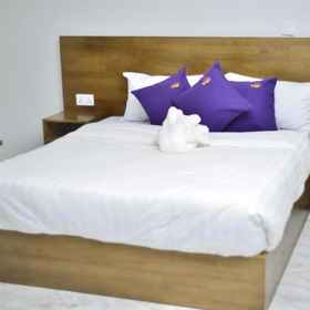 Room1Tenda Suites and Restaurant,Busiiro飯店