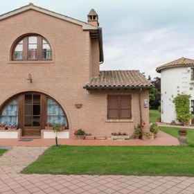 Room 1 Rosemary apt With Shared Pool Family fun, Bettona Hotels