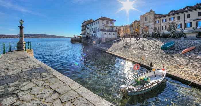 Lain-lain Incanto Sul Lago Pied Dans L' Eau