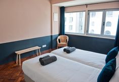 其他 5 Green Wine Affair by Misha s Place 6B