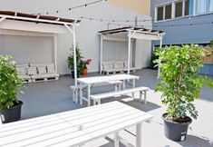 其他 3 Green Wine Affair by Misha s Place 6B