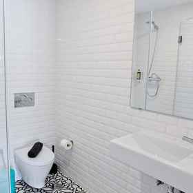 Room 1 Apperol Lisbon Escape - by Misha s Place 2A, Khách sạn Đại học Lisboa