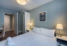 其他 3 Attractive Apartment With Private Patio in Fashionable Fulham by Underthedoormat