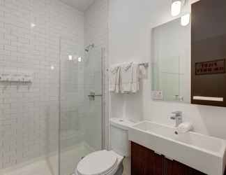 อื่นๆ 2 Enjoy A Romantic Chicago Getaway - This Windy City Studio Is Perfect For 2 - 747 Lofts Cabin 104 by RedAwning