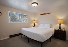 Lain-lain 4 Eastside Acres 3 Bedroom Home by Redawning