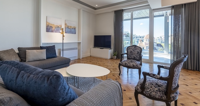 Others Phaedrus Living: City Center Luxury Flat N. Kosmos