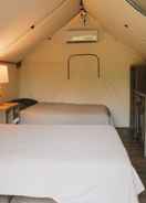 Bilik Son's Blue River Camp Glamping Cabin N